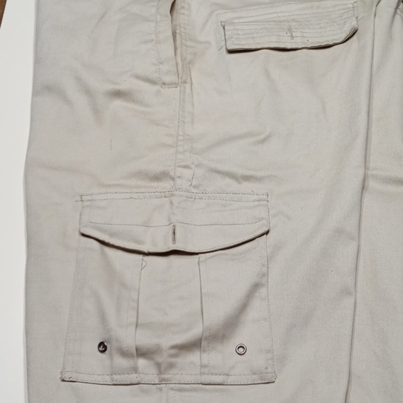 Tan shorts - Picture 4 of 4